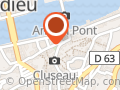 LES TOITS BLEUS